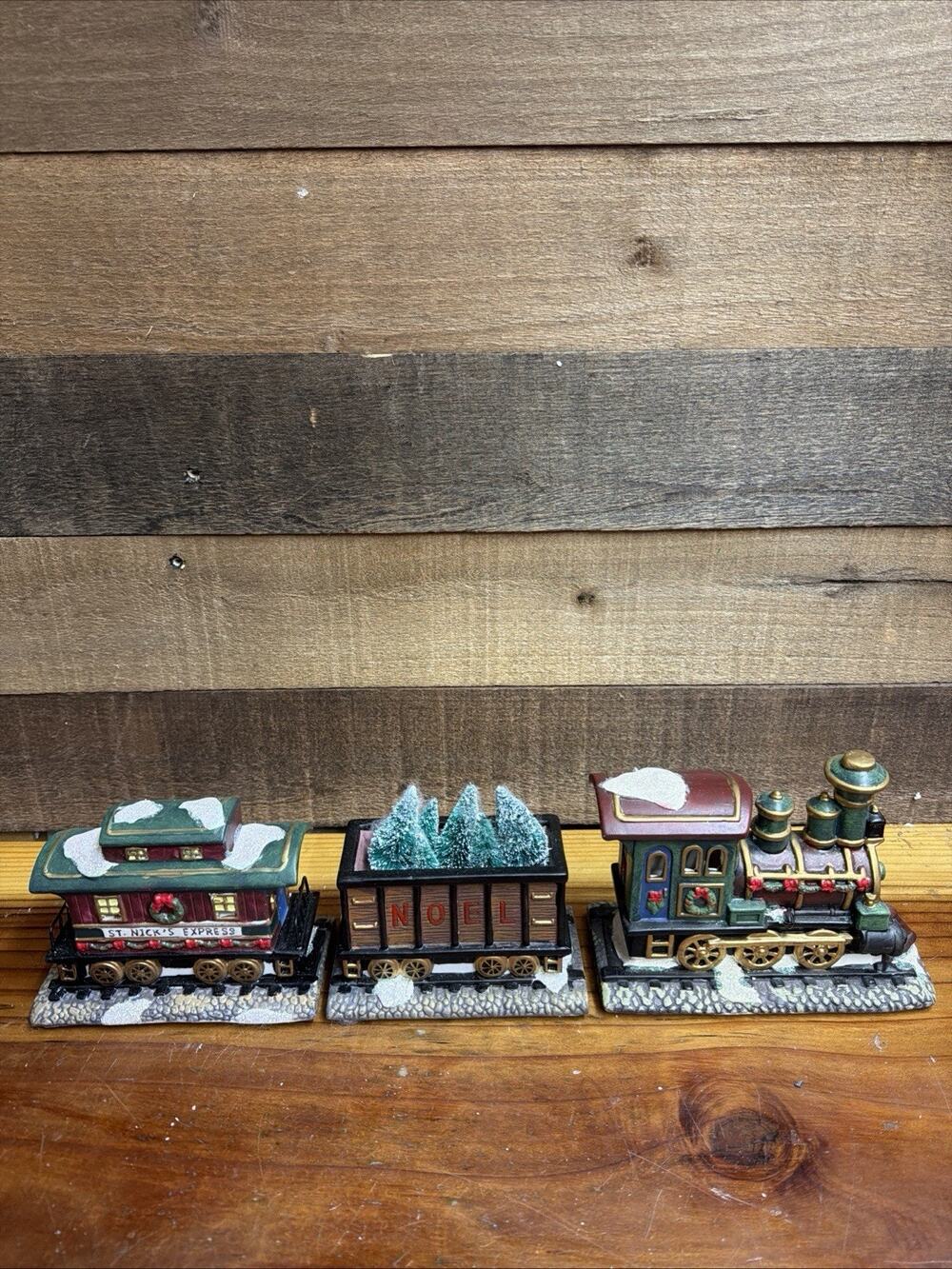 St Nicholas Square Train Set of 3 in Box